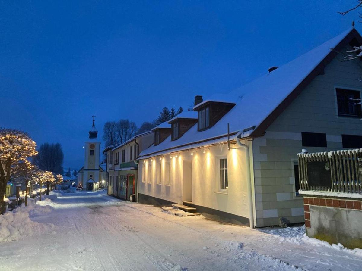 Hotel Bühnenwirtshaus Juster Gutenbrunn Exterior foto